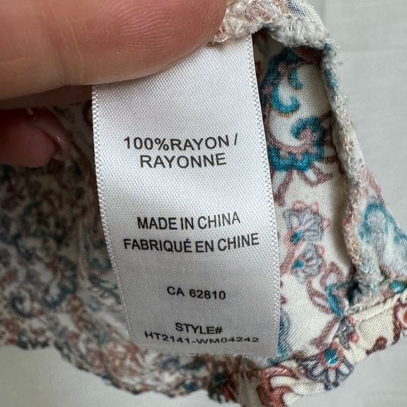 23 inches Ptp Bohemian style blouse - Picture 7 of 7